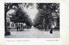 13046 Gezicht in de Utrechtseweg met rijen loofbomen, bij de kruising met de Tesselschadelaan (links) en de Prins ...